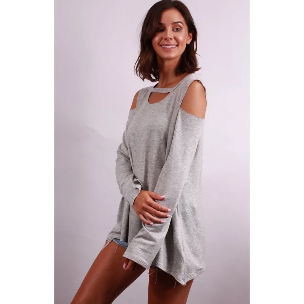 GRAY COLD SHOULDER LIGHT WEIGHT KNIT TOP